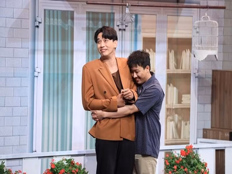 Thuận Nguyễn cũng áp đảo Trấn Thành về chiều cao. Ảnh: Vietnamnet