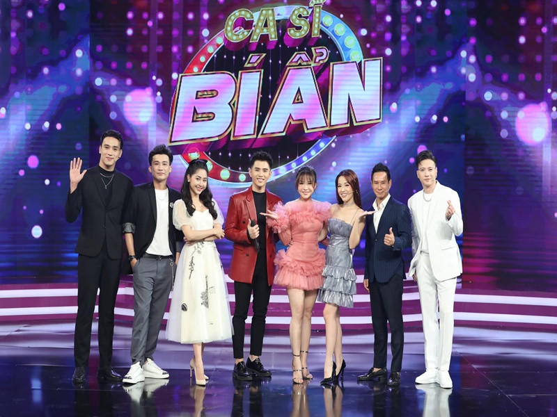 Chiều cao của Thuận Nguyễn khoảng 1m88. Ảnh: FBNV