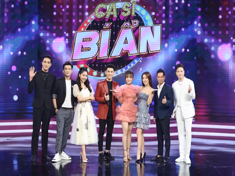 Chiều cao của Thuận Nguyễn khoảng 1m88. Ảnh: FBNV