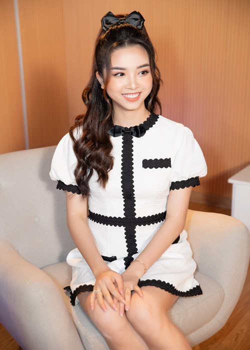 Á hậu Thúy An cũng tham gia chương trình. Cô chia sẻ, bản thân luôn “nung nấu” ước mơ mở xưởng tại quê nhà Long An, cung cấp thêm lương thực cũng như công ăn việc làm cho bà con tại quê.