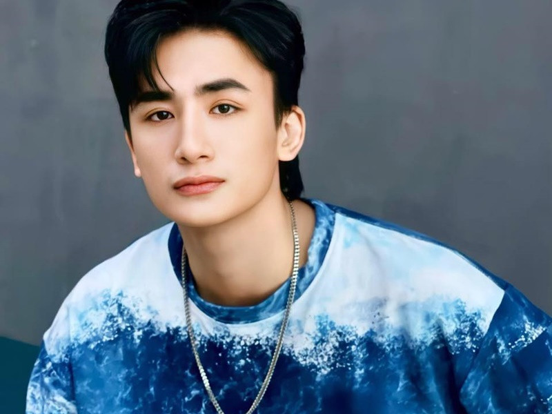 Nam diễn viên vướng vào ồn ào giữa Lâm Khánh Chi và chồng cũ có ngoại hình khá điển trai. Ảnh: FBNV