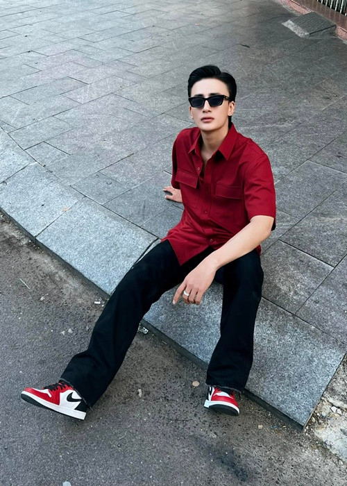 Song Duy và Lâm Khánh Chi hiện tại chưa lên tiếng về lời tố của Phi Hùng. Ảnh: FBNV