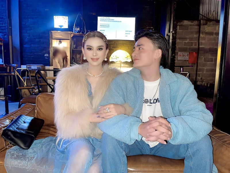 Dịp Tết vừa qua, nữ ca sĩ chuyển giới còn về quê nhà của Song Duy. Ảnh: FBNV