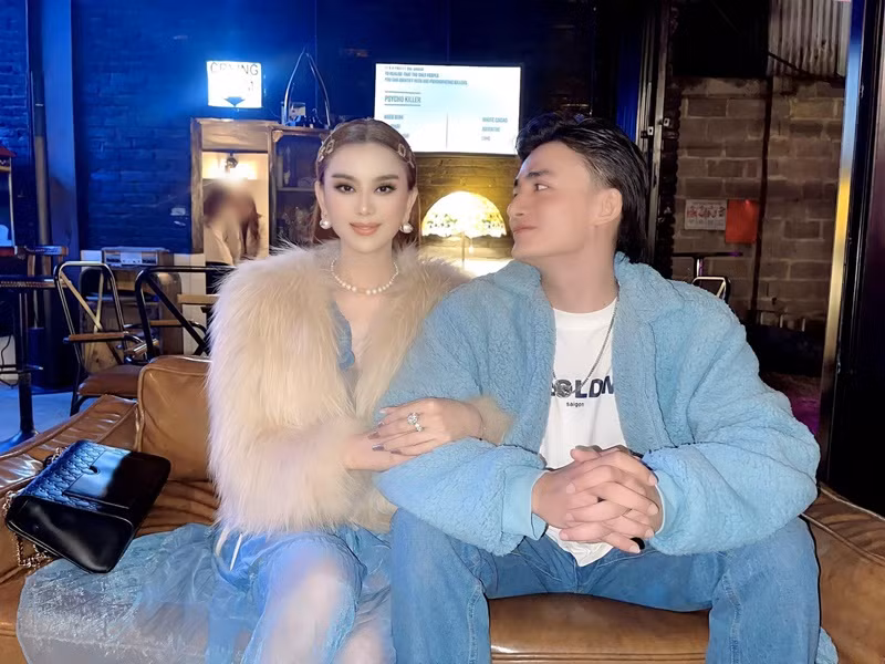 Dịp Tết vừa qua, nữ ca sĩ chuyển giới còn về quê nhà của Song Duy. Ảnh: FBNV