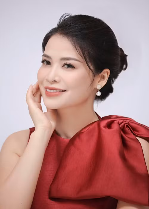 Bạn gái của Chí Trung từng giành danh hiệu á hậu 1 cuộc thi Hoa hậu Doanh nhân Người Việt châu Á 2017.