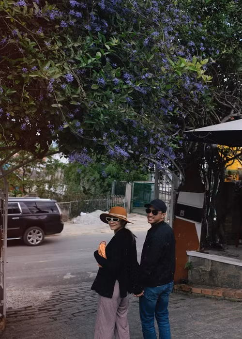 Tăng Thanh Hà lộ diện chỉ sau khoảng 1 tháng sinh con thứ 3.