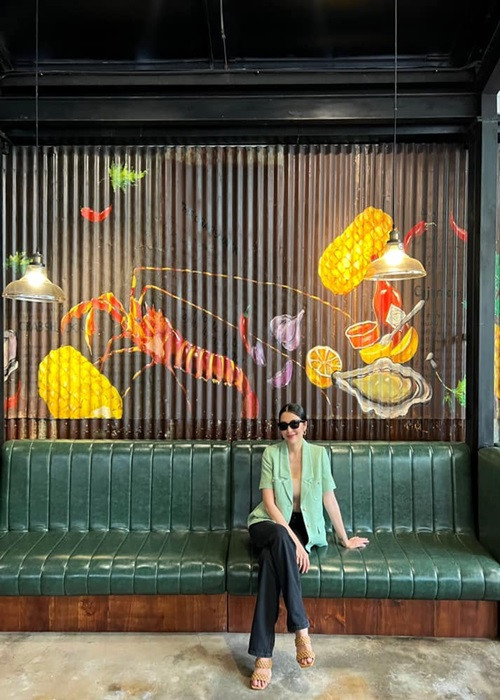 Nữ diễn viên có sự nghiệp kinh doanh riêng dù làm dâu chốn hào môn.