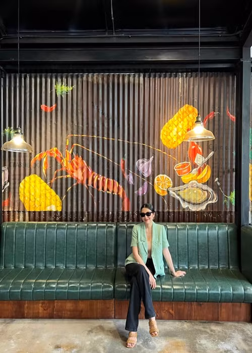 Nữ diễn viên có sự nghiệp kinh doanh riêng dù làm dâu chốn hào môn.