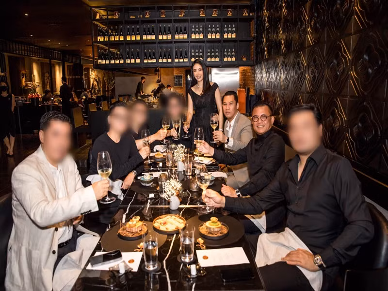 Doanh nhân Đức Huy - chồng cũ của Lệ Quyên cũng dự tiệc sinh nhật của chồng Hà Kiều Anh.