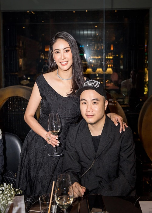 Bữa tiệc còn có sự tham gia của NTK Đỗ Mạnh Cường.