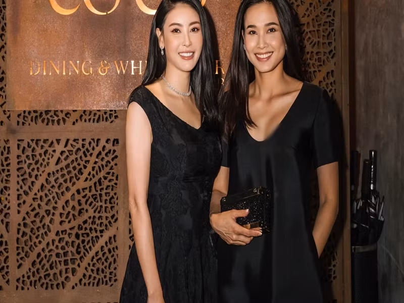 Dương Mỹ Linh đến chúc mừng sinh nhật ông xã Hà Kiều Anh.