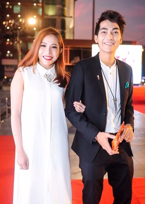 Khi công khai yêu Khương Ngọc, Khả Như dính nghi vấn là người thứ ba xen vào chuyện tình của anh và Thanh Trúc. Tuy nhiên, Khả Như một mực phủ nhận tin đồn. Ảnh: Dân Việt