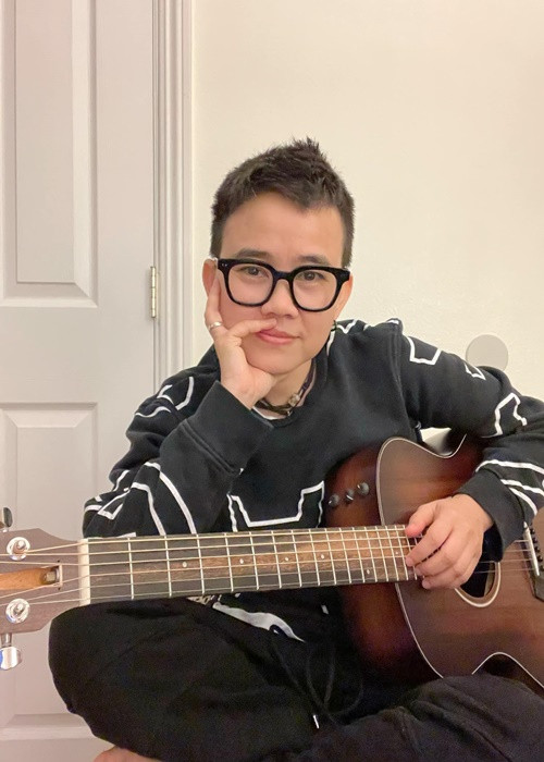 Nhạc sĩ Phương Uyên từng có 9 năm vướng tin đồn hẹn hò với nữ ca sĩ Thiều Bảo Trang.