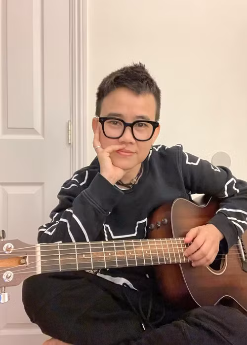 Nhạc sĩ Phương Uyên từng có 9 năm vướng tin đồn hẹn hò với nữ ca sĩ Thiều Bảo Trang.