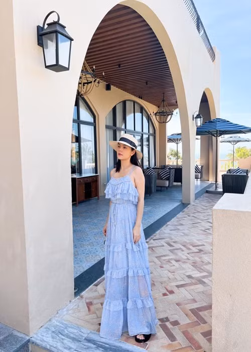 Hậu ly hôn, Phạm Quỳnh Anh từng bức xúc khi bị trai lạ gạ tình với giá 3 tỷ đồng và 1 căn chung cư. “Chào anh. Nhờ anh chuyển thẳng đến bà con vùng lũ giùm em. Đọc cái mail mà muốn cho anh ăn vài phát đấm. Thằng điên”, nữ ca sĩ đáp trả người gạ tình. Ảnh: FBNV