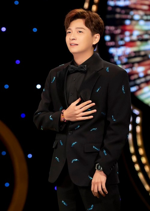 Nhiều người cho rằng Ngô Kiến Huy có cát-sê “khủng”.