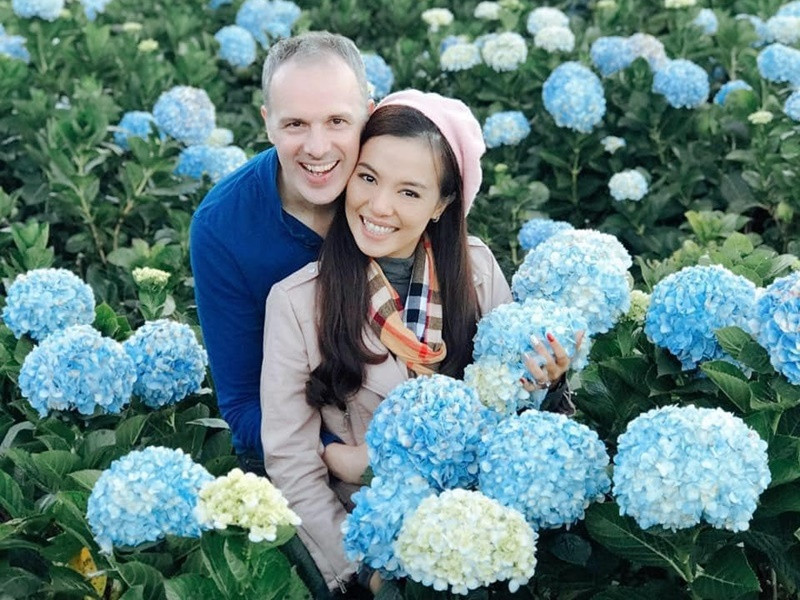 Lý Thanh Thảo có một cậu con trai riêng. Cô cho biết, ông xã ngoại quốc rất yêu thương con riêng của cô.