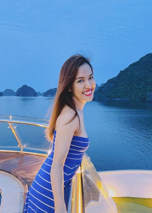 Có lẽ vì hôn nhân viên mãn, nữ diễn viên vẫn trẻ trung, xinh đẹp dù bước sang tuổi 40.