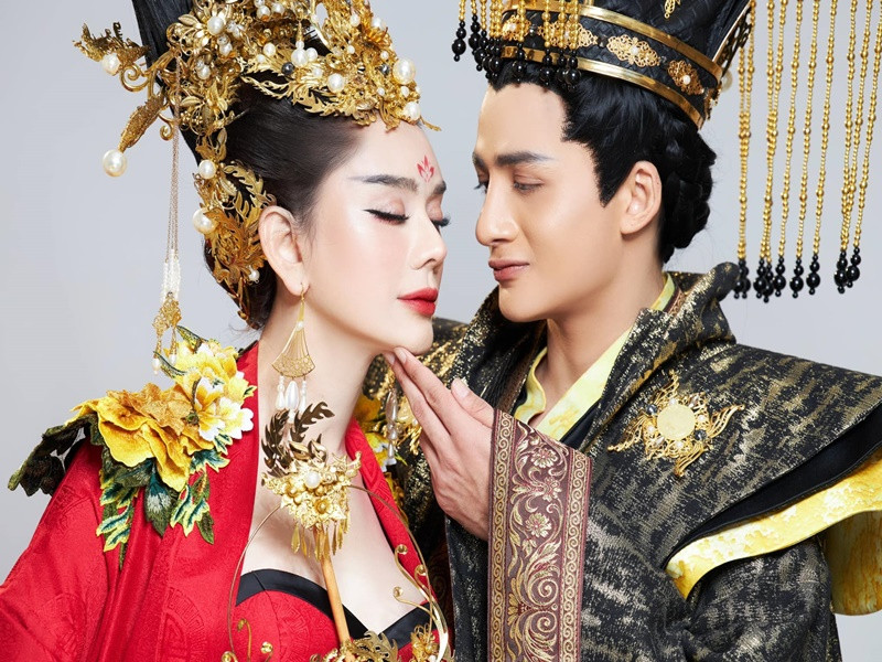 Theo lời Lâm Khánh Chi, Song Duy chỉ là trợ lý công việc của cô. Ảnh: FBNV