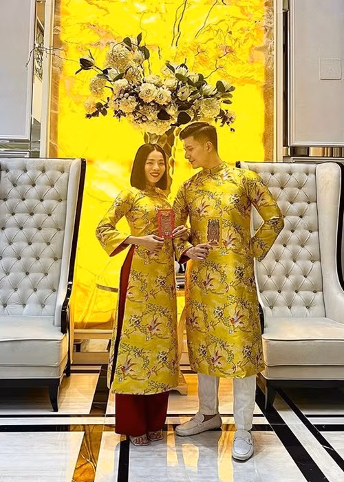 Dịp Tết Nguyên Đán 2022, cặp đôi “chị em” gây chú ý khi đăng ảnh mặc áo dài đôi, khoác tay nhau tình cảm. Ảnh: Instagram Lệ Quyên