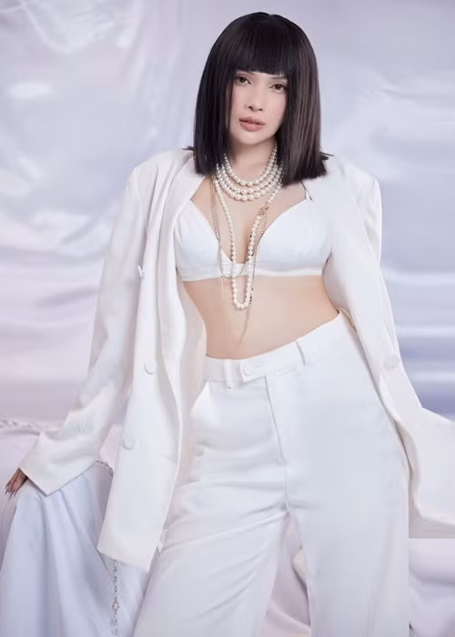 Ở tuổi 35, mỹ nhân làng hài có sự nghiệp khá ổn định.