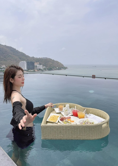 Năm 2017, Kim Nhã ly hôn Minh Quân sau 3 năm gắn bó.