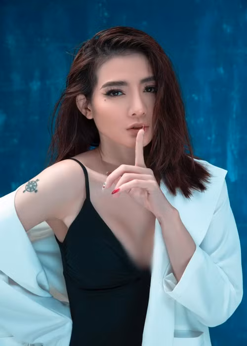 Kim Nhã từng chia sẻ trên Zing, cô được ông xã người Thái Lan ủng hộ trên con đường nghệ thuật.