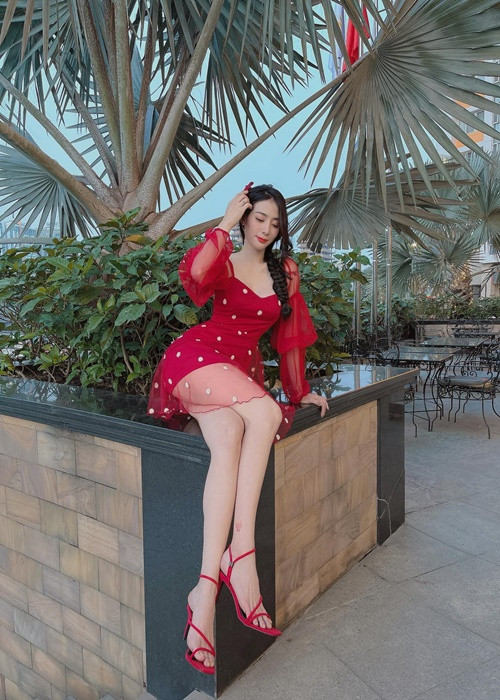 Tháng 9/2018, nữ diễn viên tổ chức hôn lễ với một kỹ sư người Thái Lan tên Nat Chan.