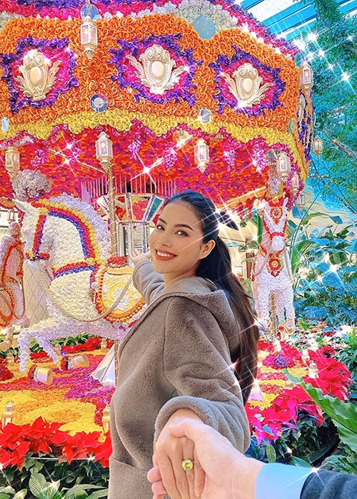 Người đẹp từng công khai thông tin đính hôn vào ngày Valentine năm 2019.