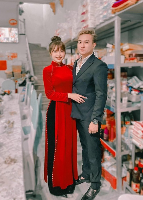 Đám hỏi của Anh Tuấn diễn ra vào mùng 5 Tết. Nửa kia của nam diễn viên phim “Phố trong làng” tên Lâm Diễm Quỳnh. Ảnh: Tiền Phong