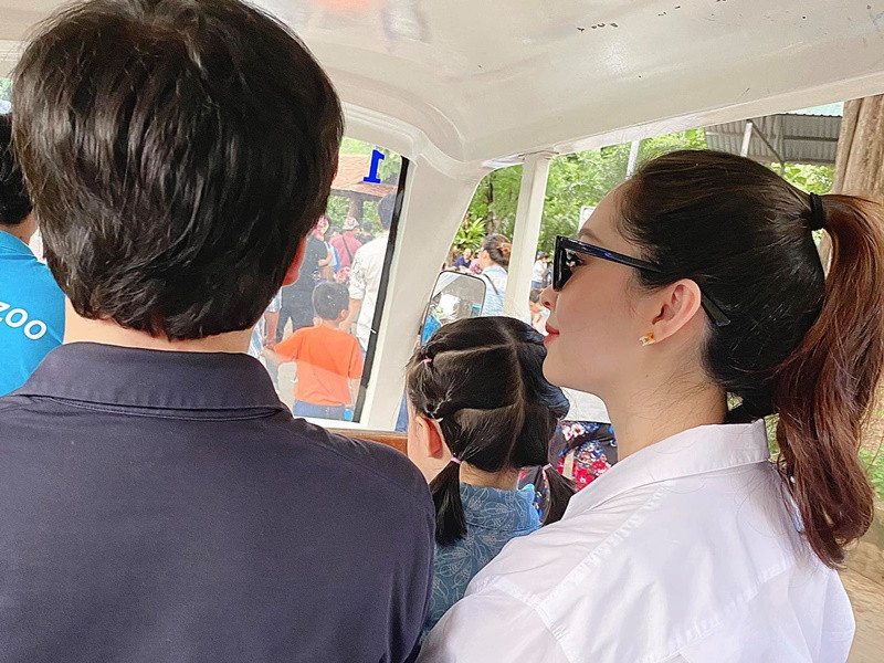 Sau khi đăng quang Hoa hậu Việt Nam 2012, Thu Thảo không dấn sâu showbiz hay vướng thị phi. Từ khi lập gia đình, cô càng ít tham gia các sự kiện.