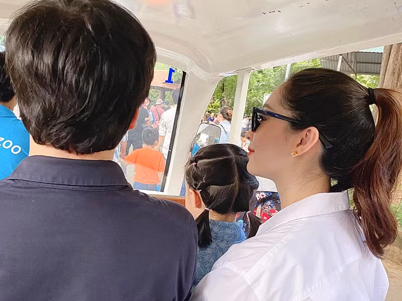 Sau khi đăng quang Hoa hậu Việt Nam 2012, Thu Thảo không dấn sâu showbiz hay vướng thị phi. Từ khi lập gia đình, cô càng ít tham gia các sự kiện.