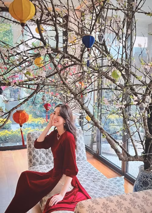 Thời gian qua, cô hạn chế đăng tải hình ảnh chồng con.