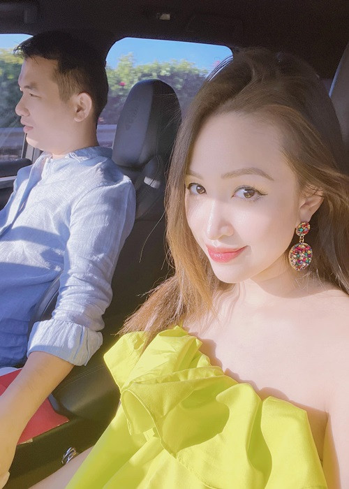 Vân Hugo yêu thích các mẫu váy quây khi mang bầu.