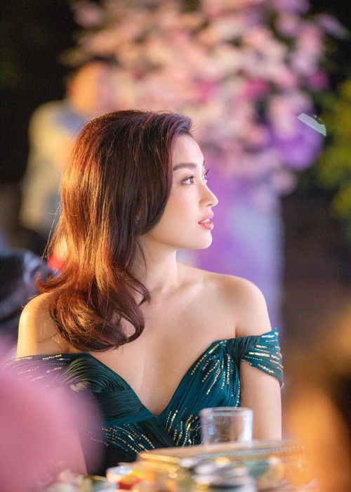 Mỹ Linh cho rằng việc kết hôn không thể nằm trong kế hoạch được và còn tùy thuộc vào duyên số cũng như may mắn nên cô để mọi chuyện diễn ra một cách tự nhiên nhất. Mỹ Linh tâm sự, có thể, khi gặp một người đàn ông tốt, cô sẽ nghĩ tới chuyện kết hôn. Ảnh: FBNV