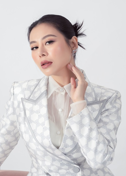 Lý Nhã Kỳ cho biết Nam Thư đang cố che giấu cảm xúc của mình khiến đàn ông không hiểu mình.