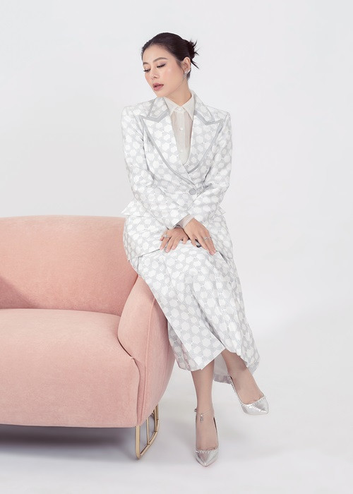 Trước lời động viên và an ủi từ Lý Nhã Kỳ, Nam Thư nghẹn ngào gửi lời cảm ơn.