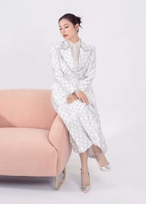 Trước lời động viên và an ủi từ Lý Nhã Kỳ, Nam Thư nghẹn ngào gửi lời cảm ơn.