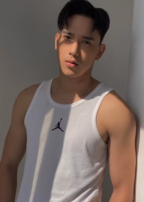 Thuận Nguyễn từng được ví là "Kim Woo Bin phiên bản Việt". Ảnh: FBNV