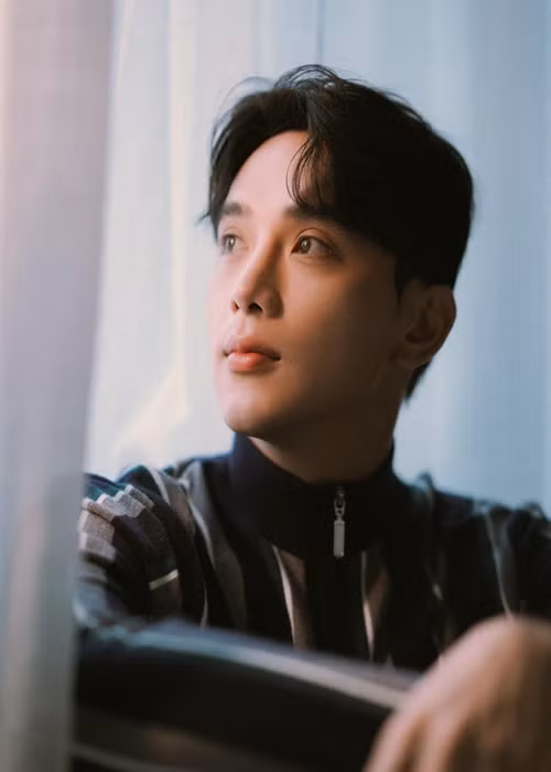 Thuận Nguyễn đóng phim, làm người mẫu, diễn kịch. Ảnh: FBNV