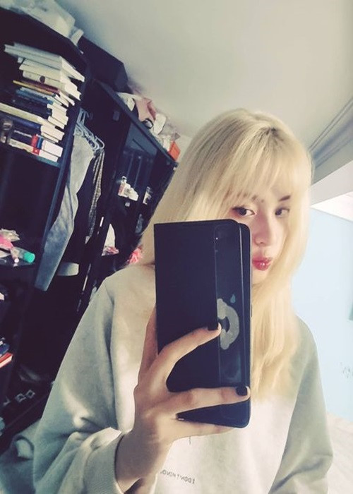 Tháng 2/2021, tình cũ của Cường Đô la cập nhật hình ảnh nhuộm tóc màu sáng.