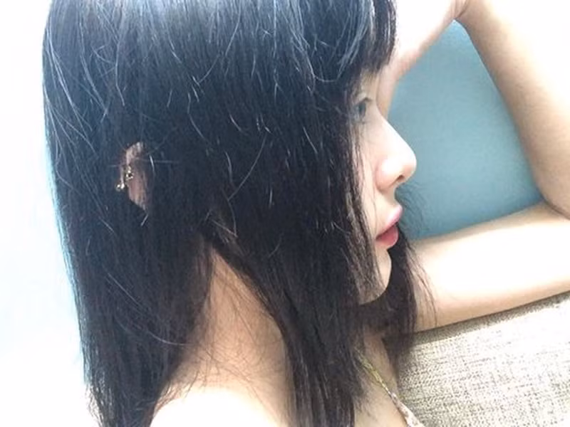 Chuyện tình cảm hiện tại của Hạ Vi là một ẩn số.