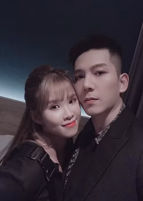 Mẹ của Khởi My chia sẻ, cặp đôi quyết định không sinh con vì không thích trẻ con.