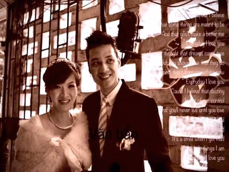 Valentine năm 2011, vợ chồng Đan Lê - Khải Anh tổ chức đám cưới. Vì vậy, các năm qua, cặp đôi vừa kỷ niệm ngày cưới vừa đón lễ Tình nhân.