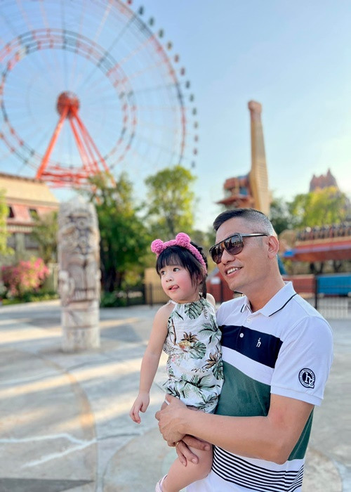 Trên trang cá nhân, Jennifer Phạm liên tục cập nhật hình ảnh gia đình đi du lịch.