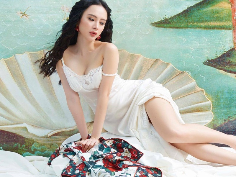 Loạt ảnh gợi cảm của Angela Phương Trinh khiến cánh mày râu "đổ gục".