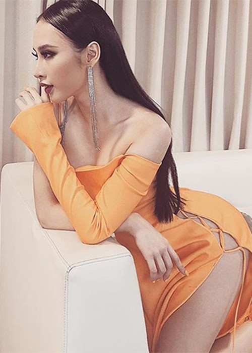 "Bà mẹ nhí" sở hữu vòng eo con kiến, vòng ba bốc lửa, vòng một căng tràn.