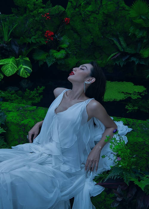 Thủy Tiên tiếp tục chuyến bay đến Thái Lan vào đầu tháng 4 để tiếp tục đồng hành cùng Hoa hậu Hòa bình Thái Lan.