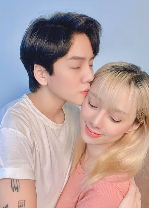 Trước Thanh Hà và Phương Uyên, không ít cặp sao Việt công khai hẹn hò đồng giới. Miko Lan Trinh - Kenji yêu nhau vào giữa năm 2020. Gần đây, Kenji tặng chiếc nhẫn đính hôn cho người yêu. Ảnh: FBNV