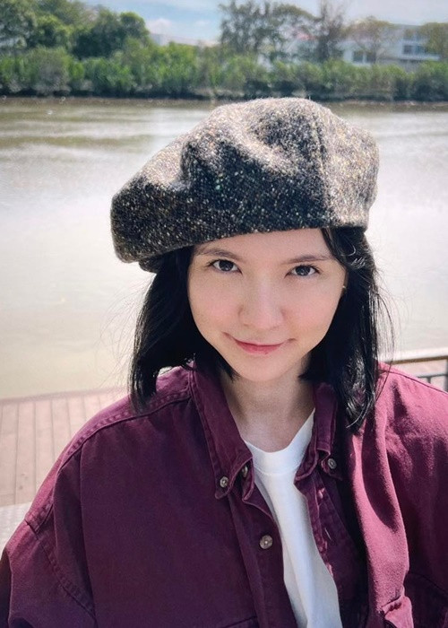 Hải Tú khoe nhan sắc trẻ trung.